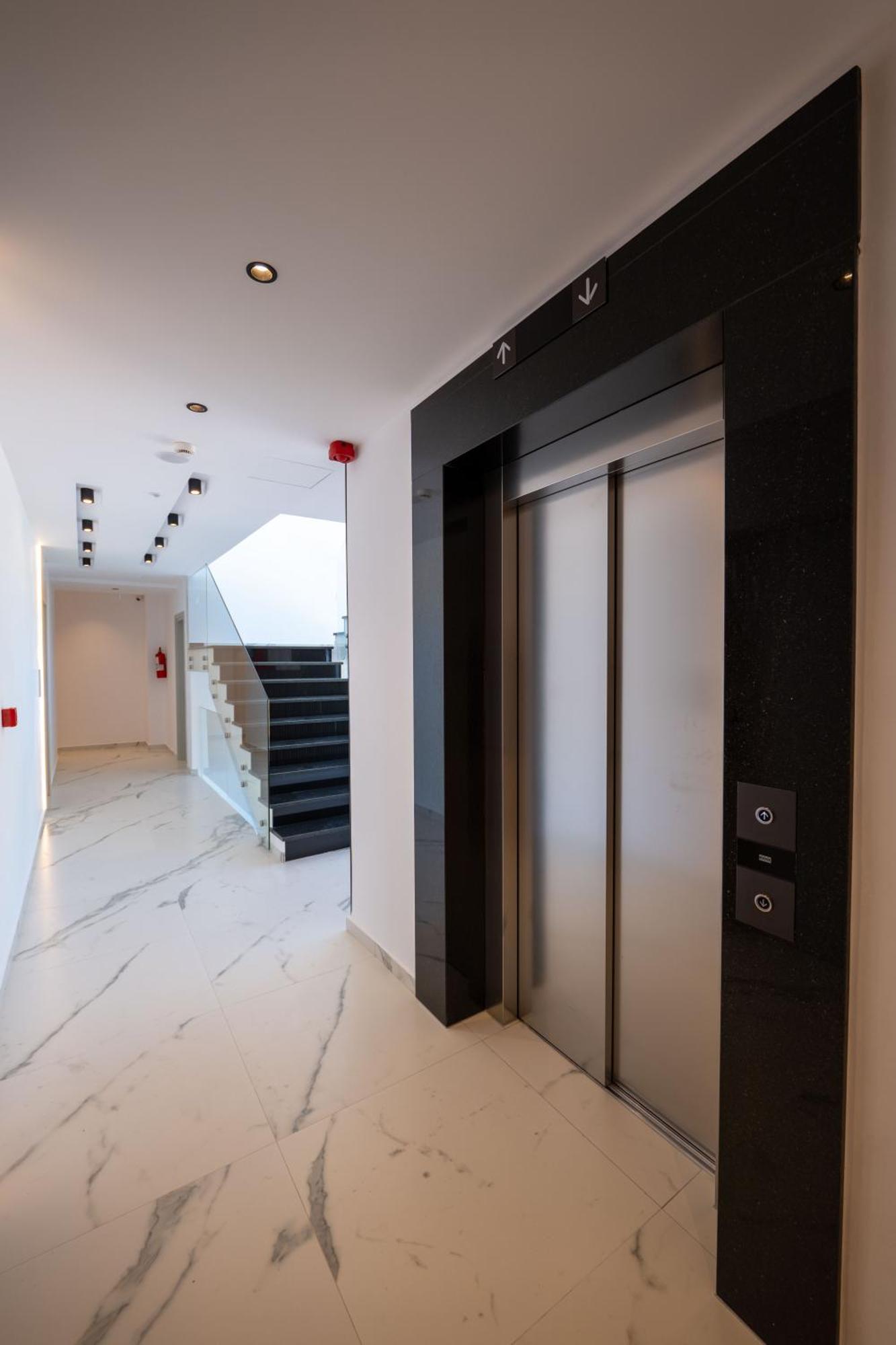 Litan Hotel Sarandë Exterior foto